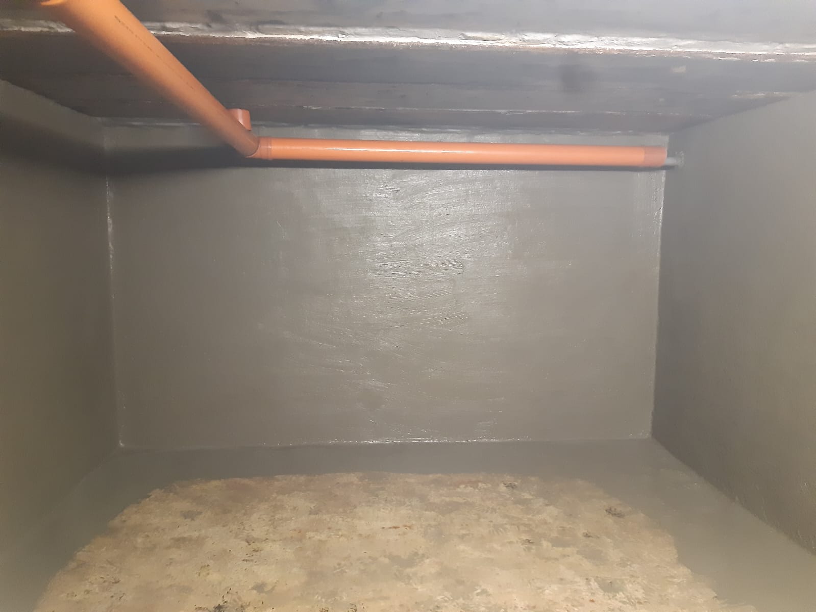 Après — cuve hydrofugée avec descente PVC
