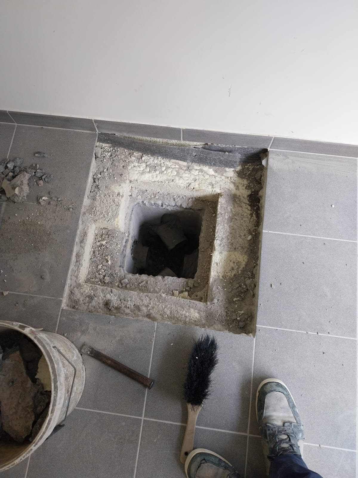 Accès dégagé, démontage des gravats
